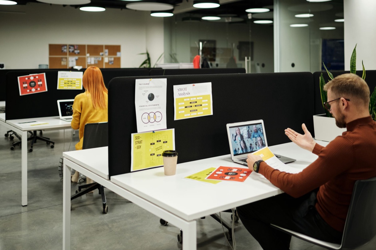 espaco de trabalho em equipe colaborativo
