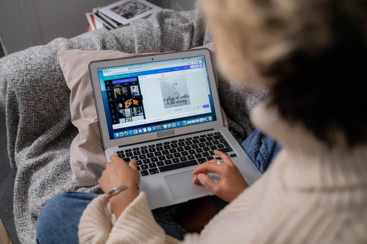 Canva-Template-Laptop