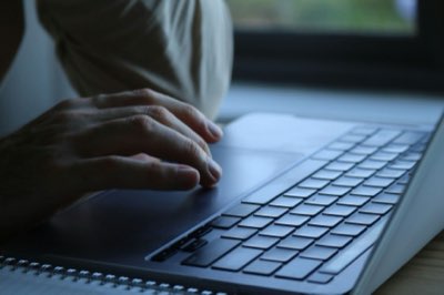 無料から有料へ：後悔しないアップグレードのタイミングとは